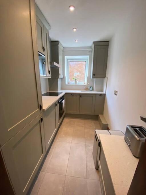 2 Double Bedroom Charming Chelsea Apartment Londra Esterno foto