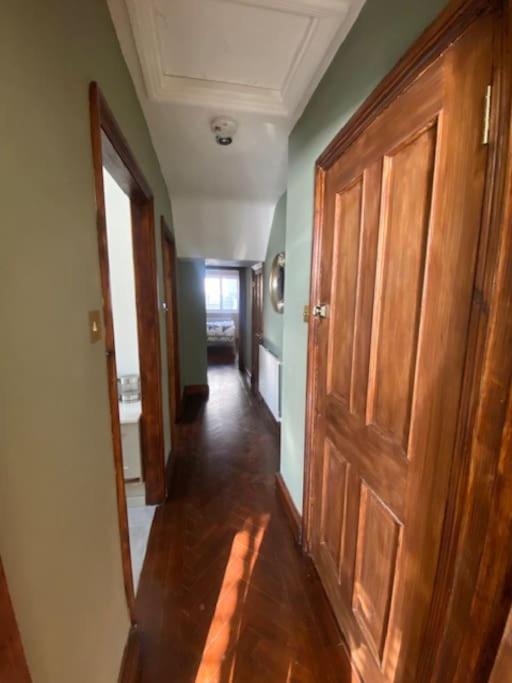 2 Double Bedroom Charming Chelsea Apartment Londra Esterno foto