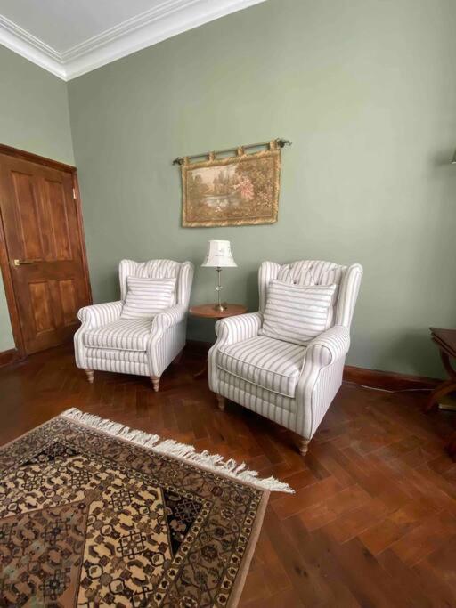 2 Double Bedroom Charming Chelsea Apartment Londra Esterno foto